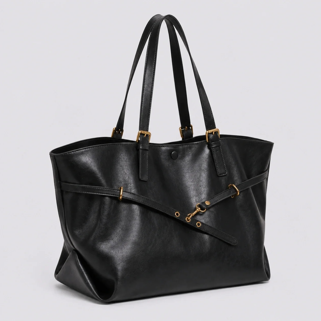 Daily Tote Schwarz Lederoptik – Seitenansicht im Detail