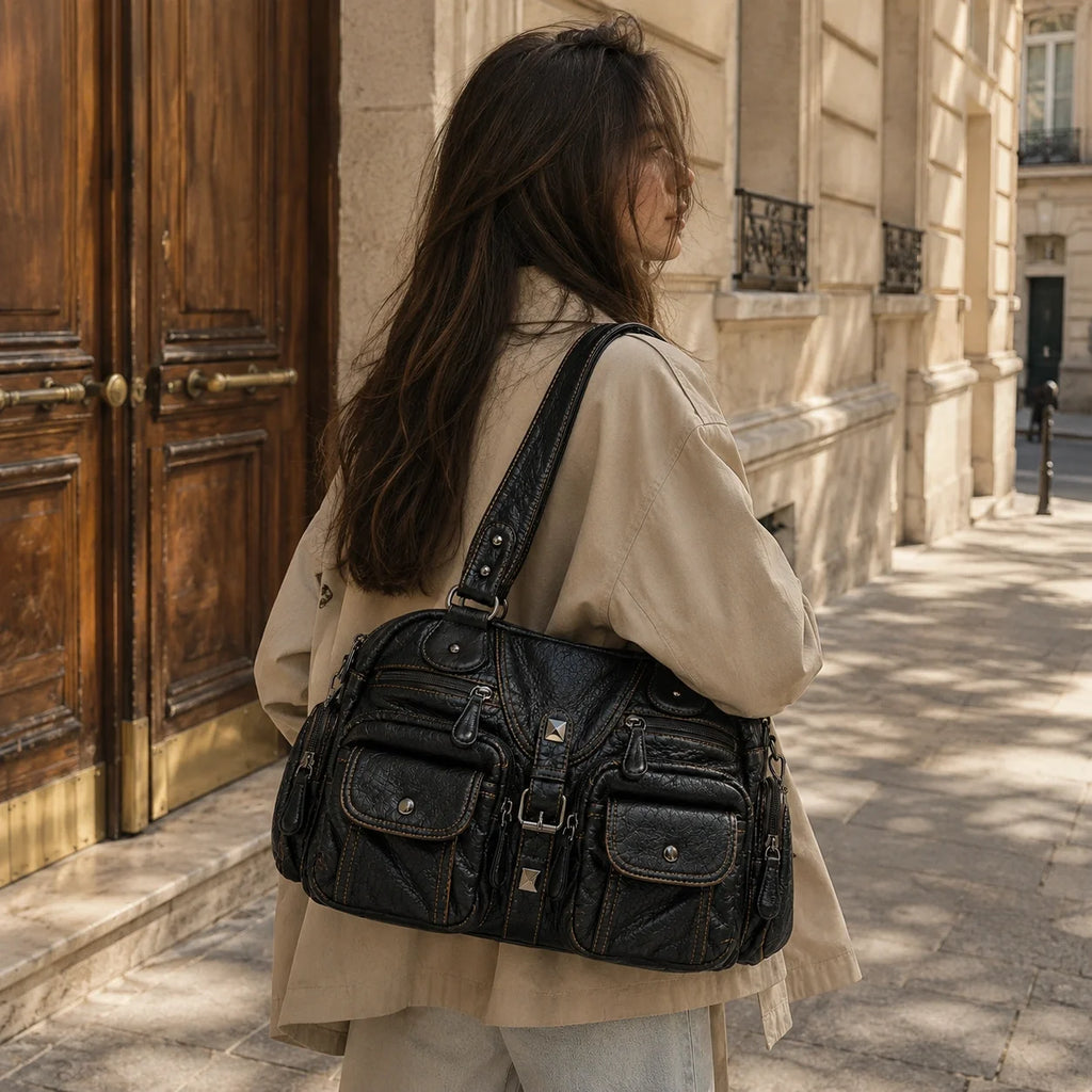 Vintage Handtasche Schwarz – Lifestyle-Aufnahme getragen