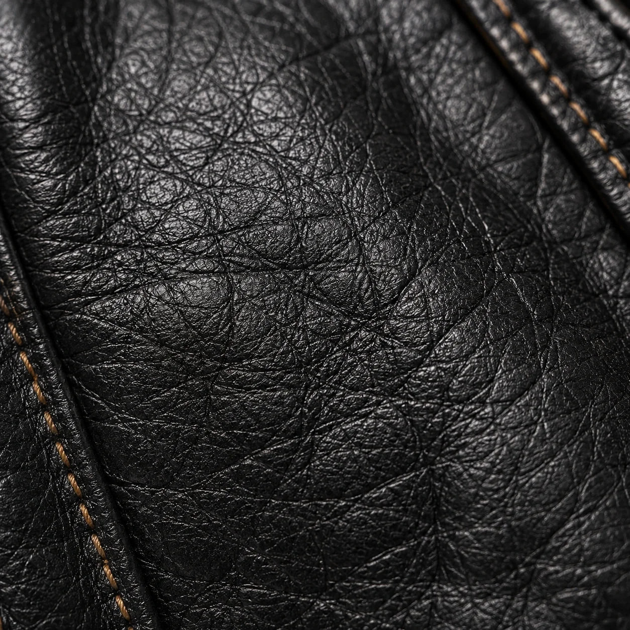 Vintage Handtasche Schwarz – Innenansicht mit geöffnetem Fach