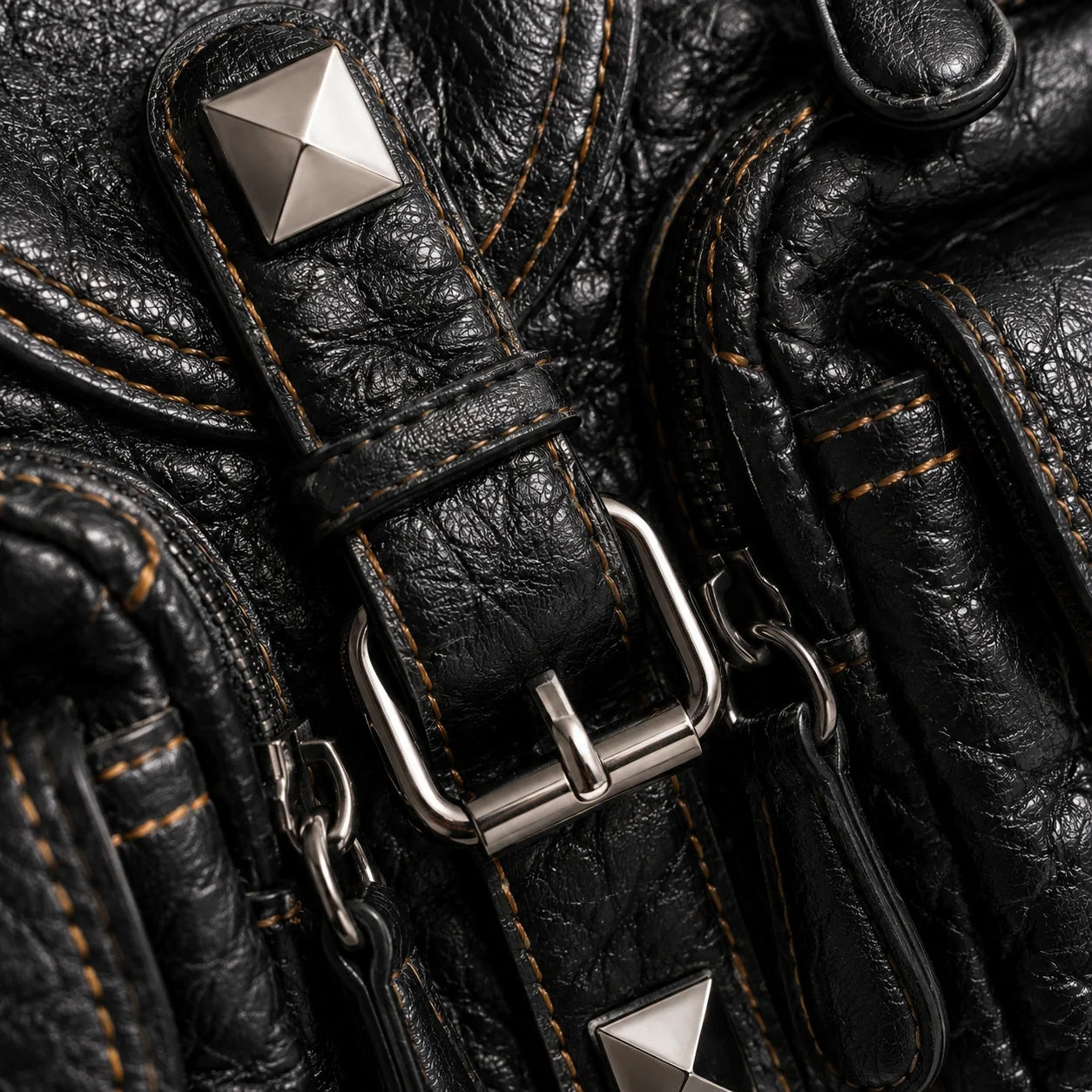 Vintage Handtasche Schwarz – Detailaufnahme der Verarbeitung