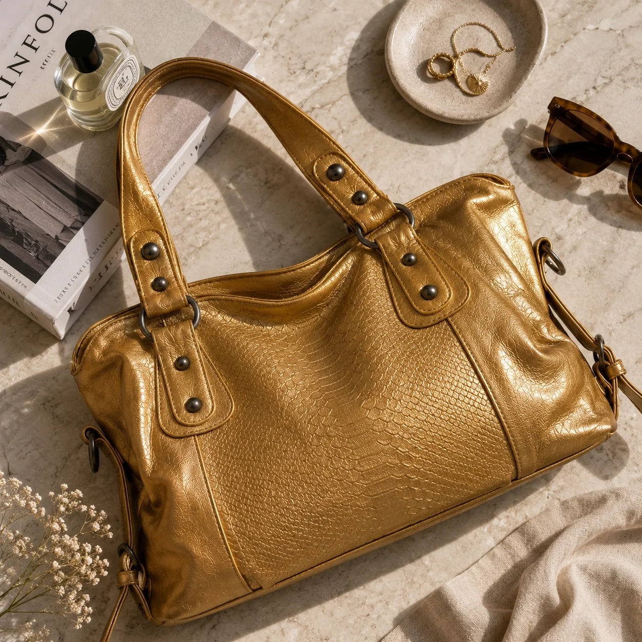 Moderne Handtasche Gold Schuppen-Optik – Ansicht in ganzer Höhe