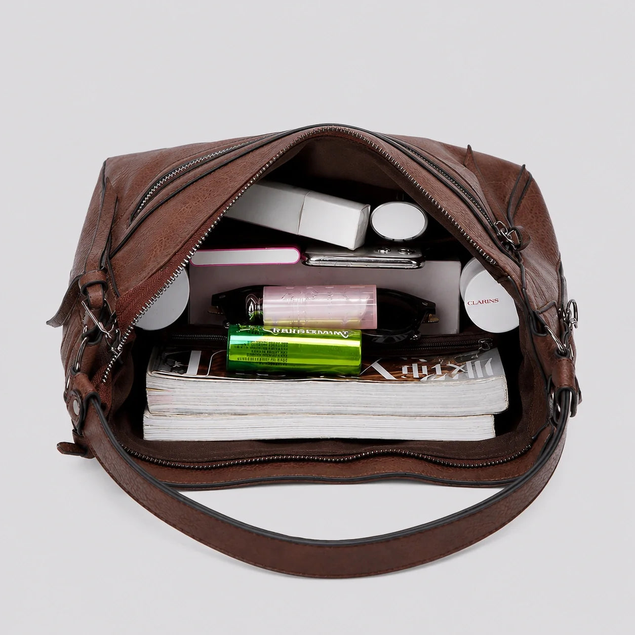 Hobo Tasche Camel Weich – Innenansicht mit geöffnetem Fach