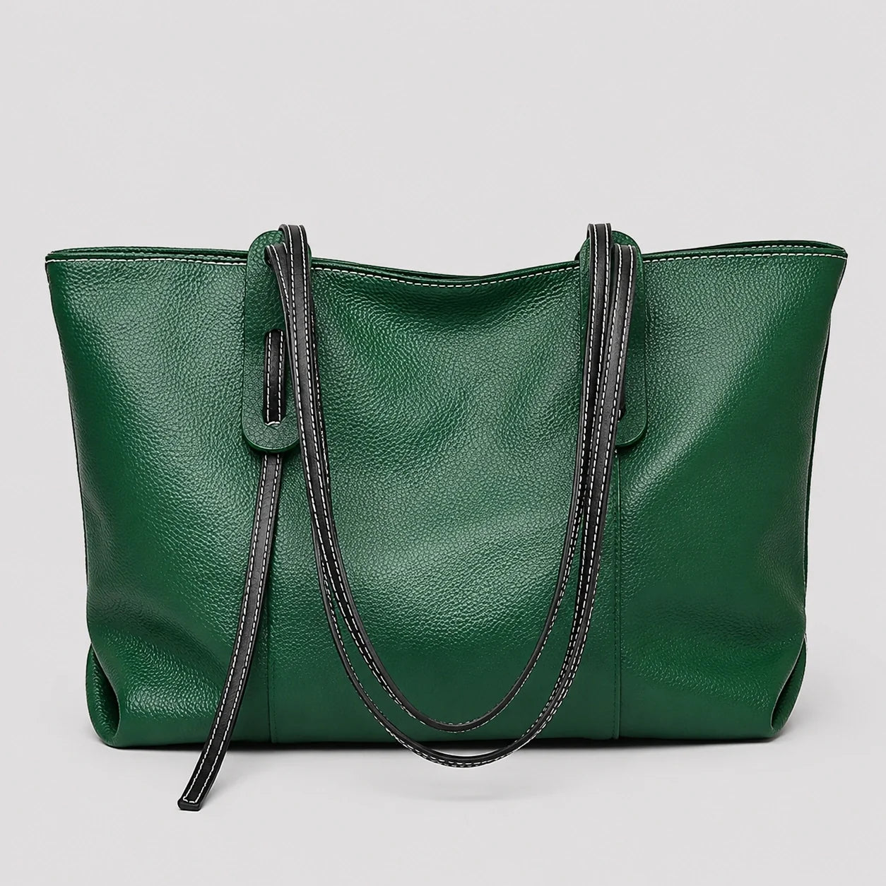 Grüne Lederhandtasche Tannengrün – Frontansicht