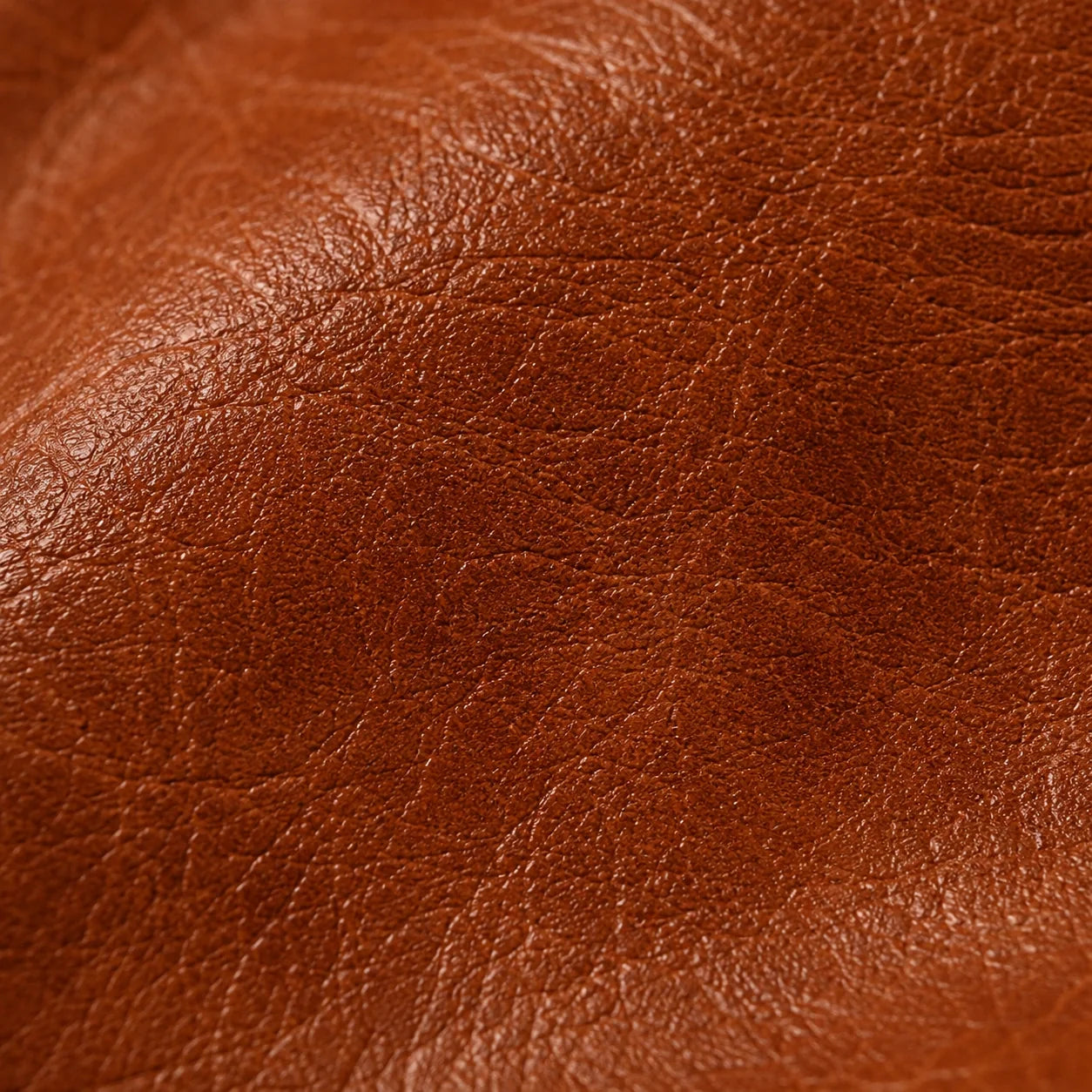 Crossbody Tasche Cognac Groß – Detailaufnahme der Verarbeitung