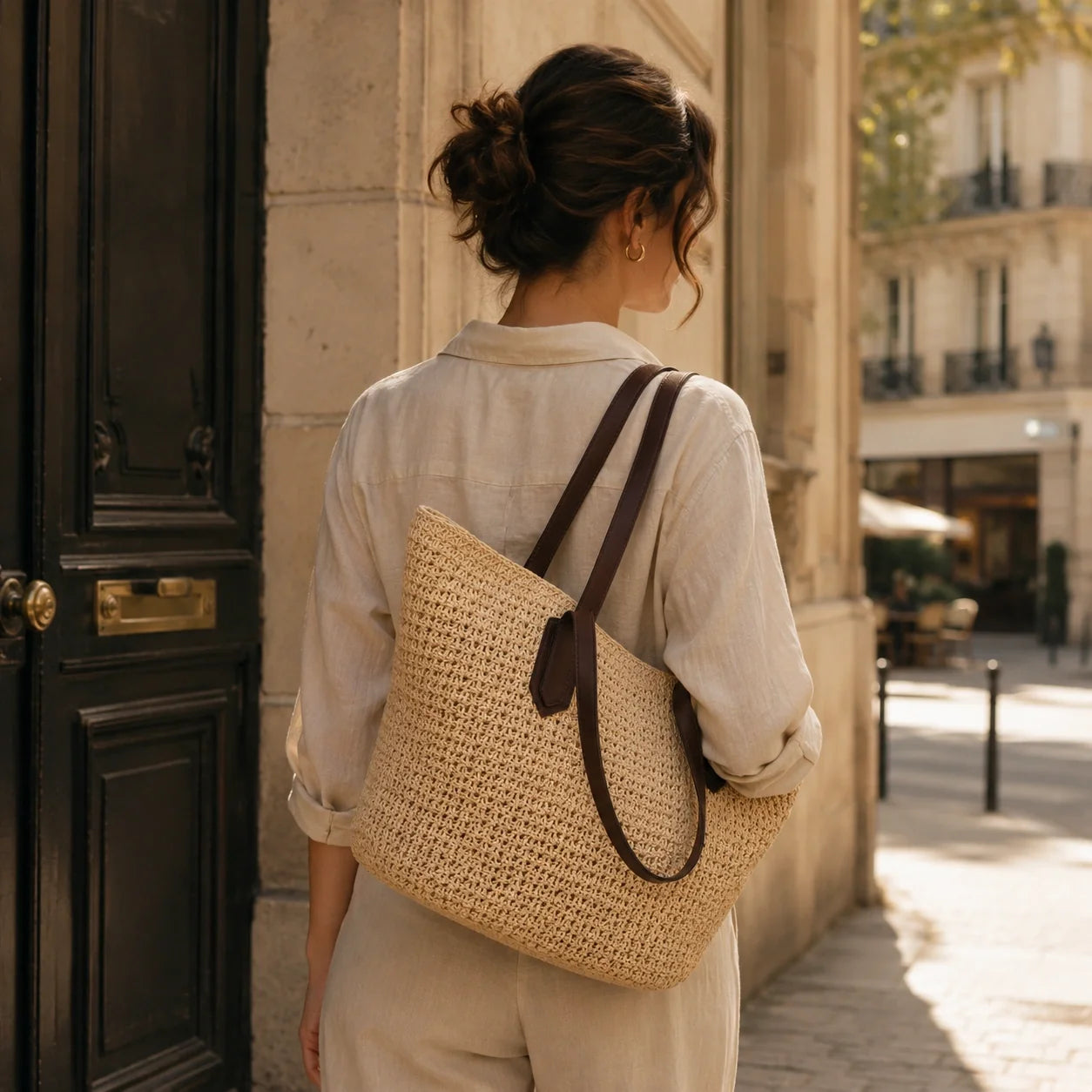 XXL Strohtasche Boho Naturell – Lifestyle-Aufnahme getragen